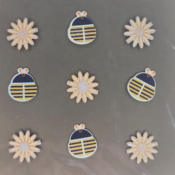 K&Company Brads Bugs And Daisies Brads 9 pcs Bees Spring Summer Brads - Picture 5 of 8